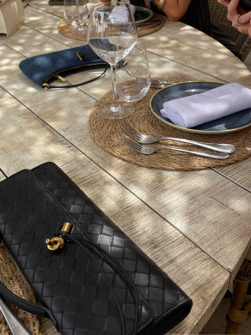 Handtasche Damen | Geflochtene Struktur mit Klappe und Drehverschluss