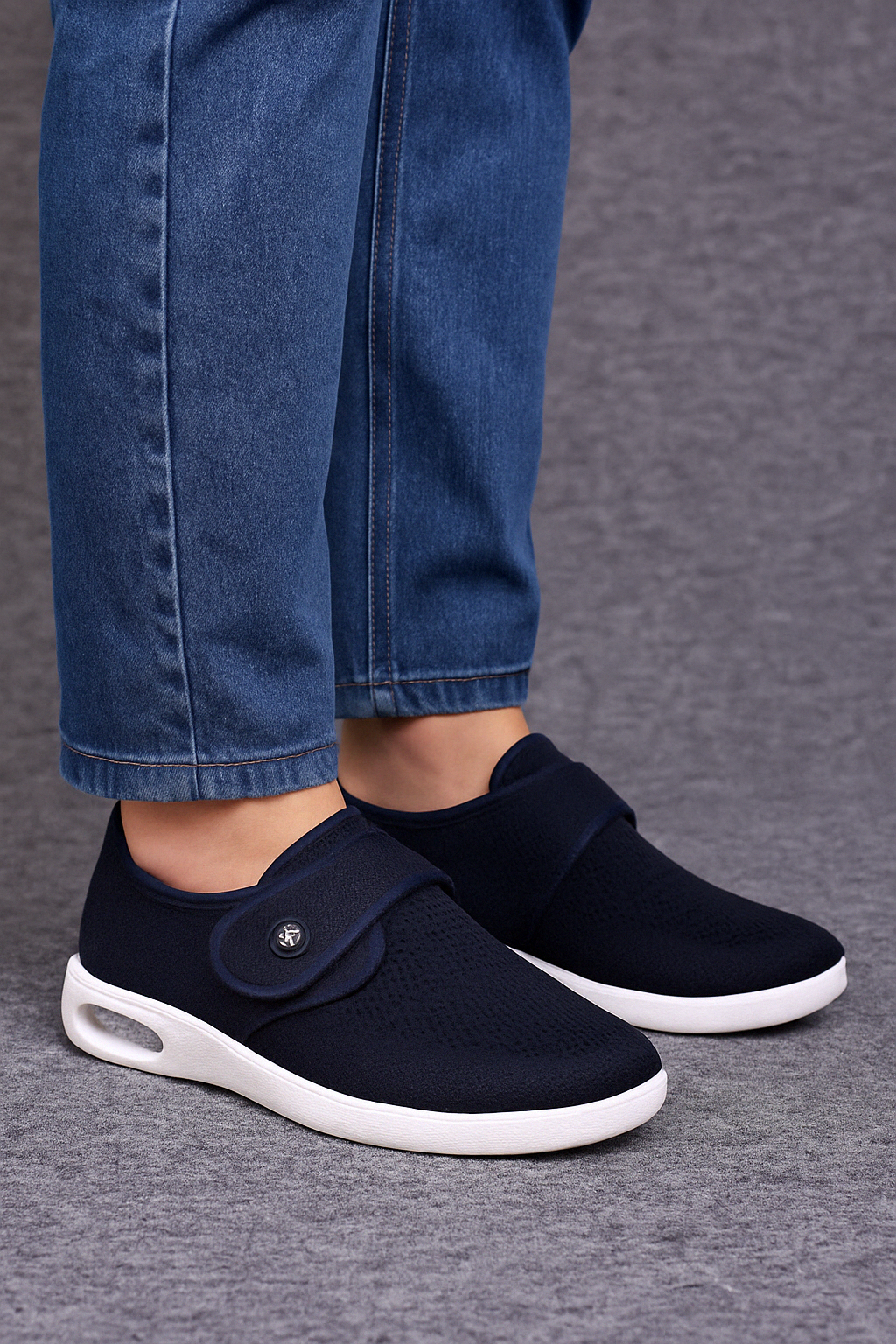 Damen Schuhe | Slip-on mit Klettverschluss und breiter Öffnung
