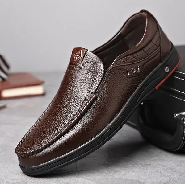 Halbschuhe Herren | Schlupfeinstieg mit Naht und flacher Sohle