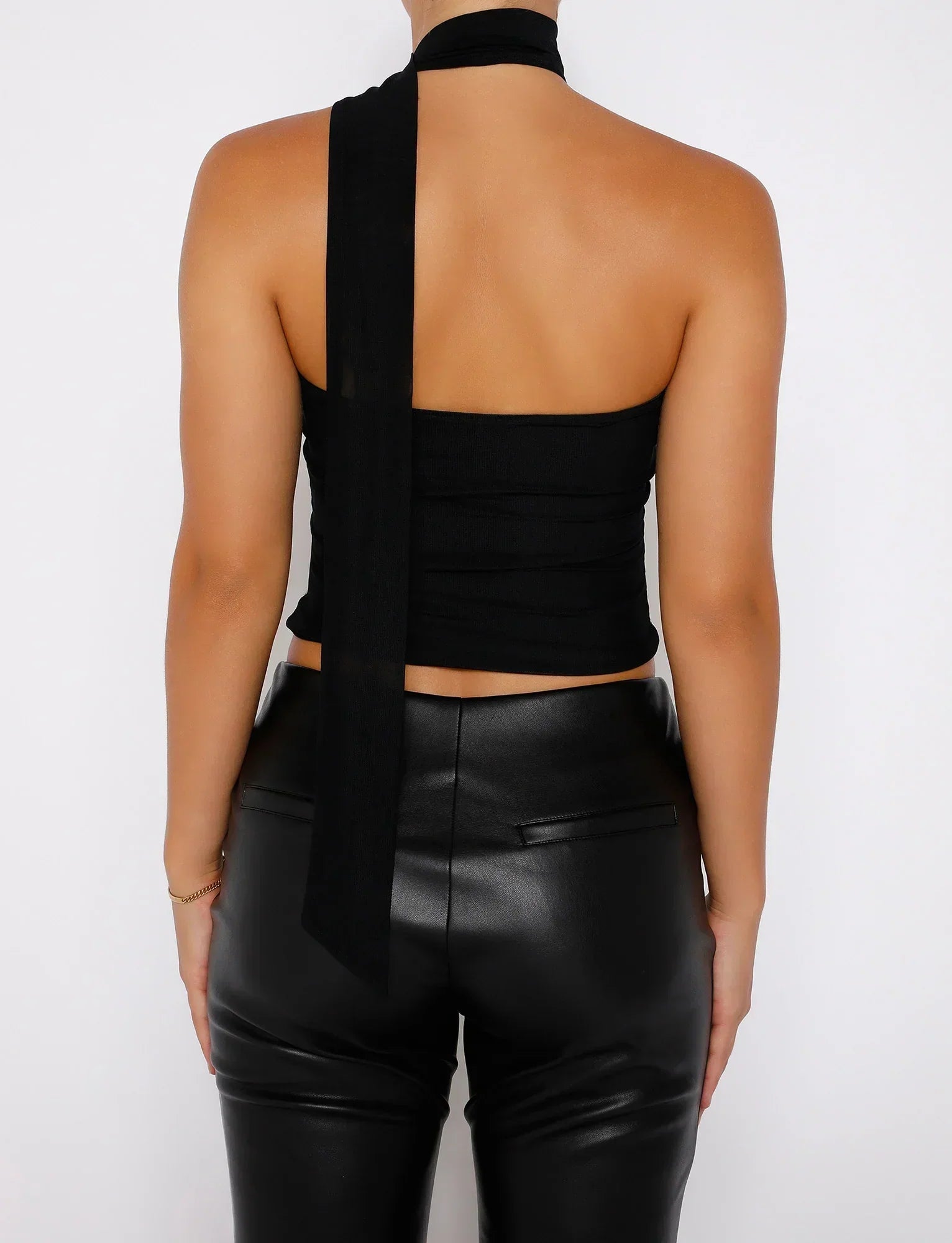 Damen Top | Nackenband mit trägerlosem Frontschnitt