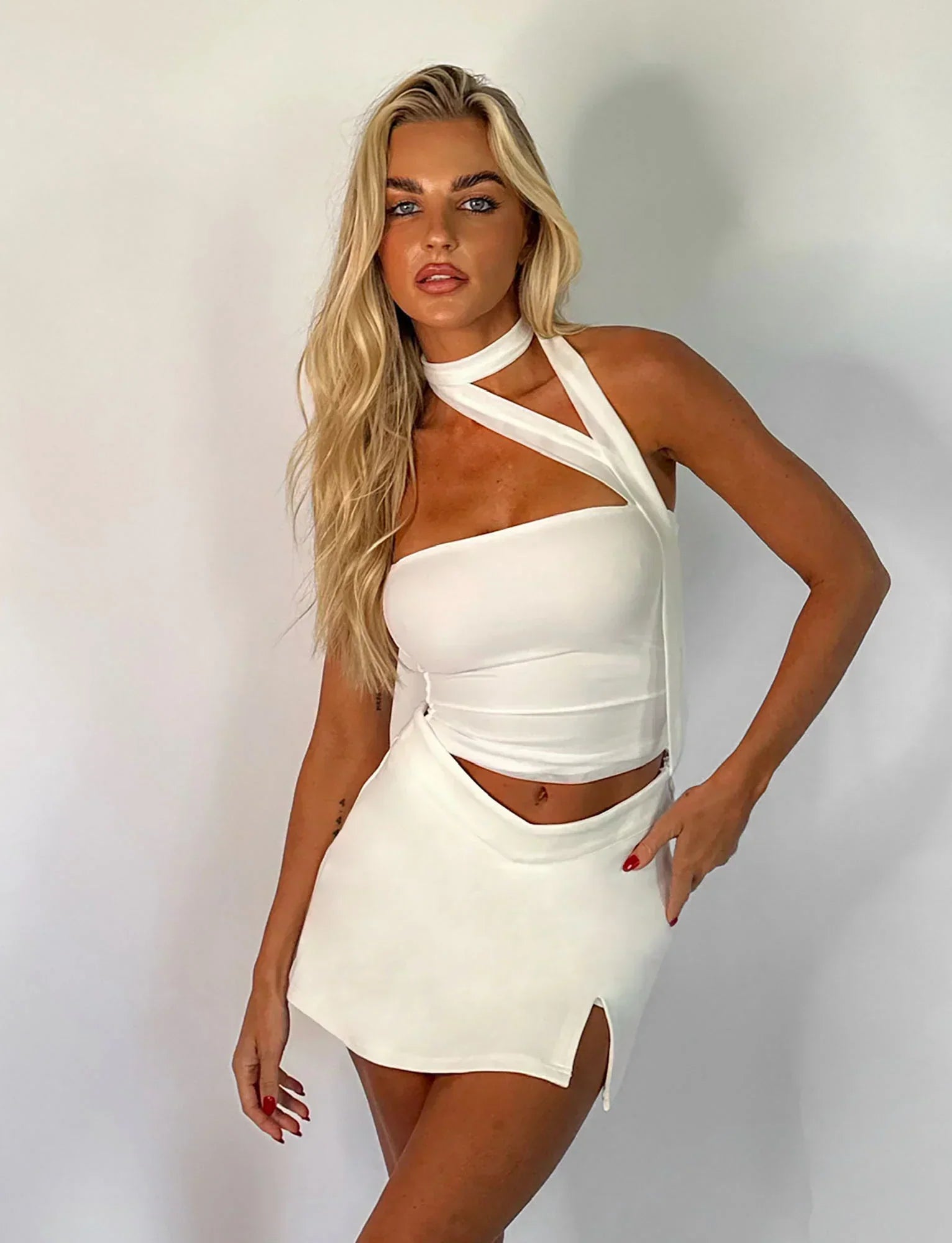 Damen Top | Nackenband mit trägerlosem Frontschnitt