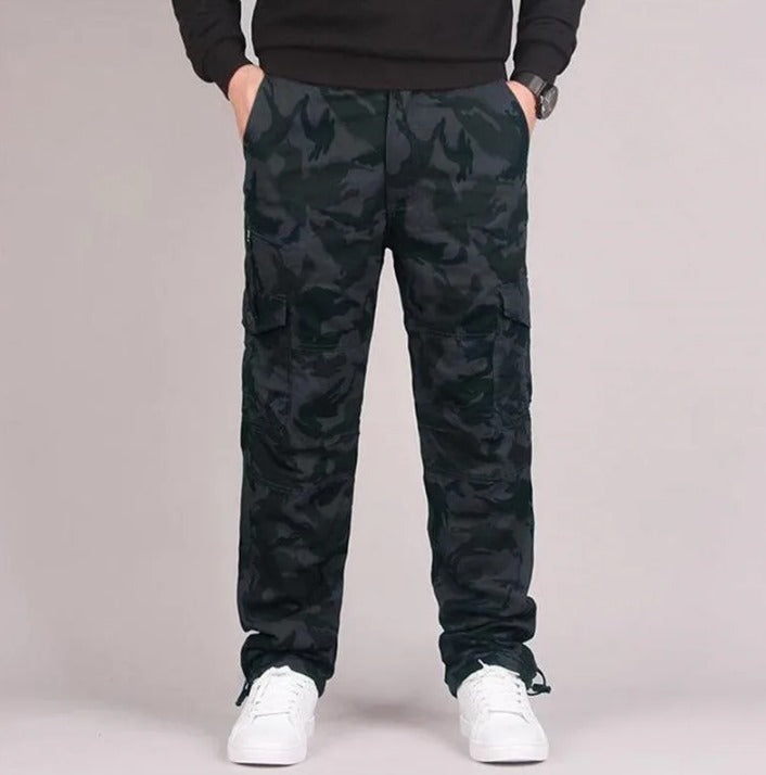 Herren Hose | gerade Cargoform mit sachlicher Linienführung