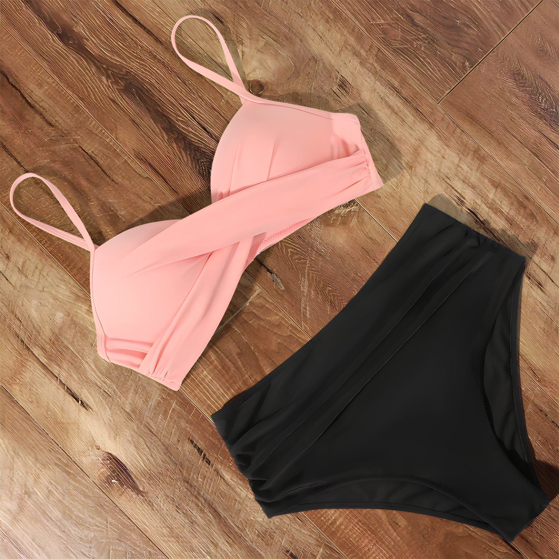 Bikini Damen | Zweiteilig mit überkreuztem Oberteil und hoher Taille