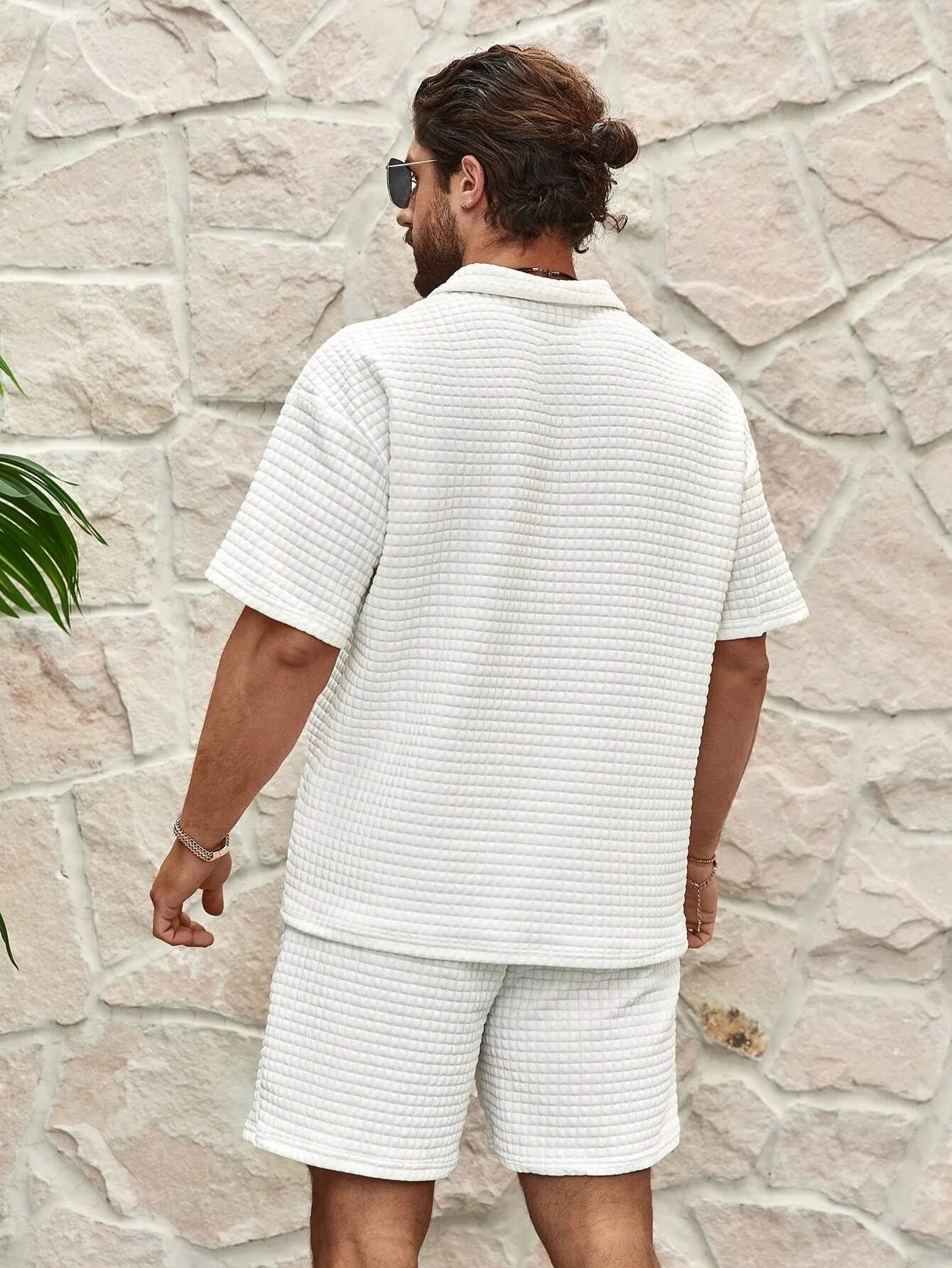 Herren Set | Kurzarm Oberteil mit Reißkragen und Shorts