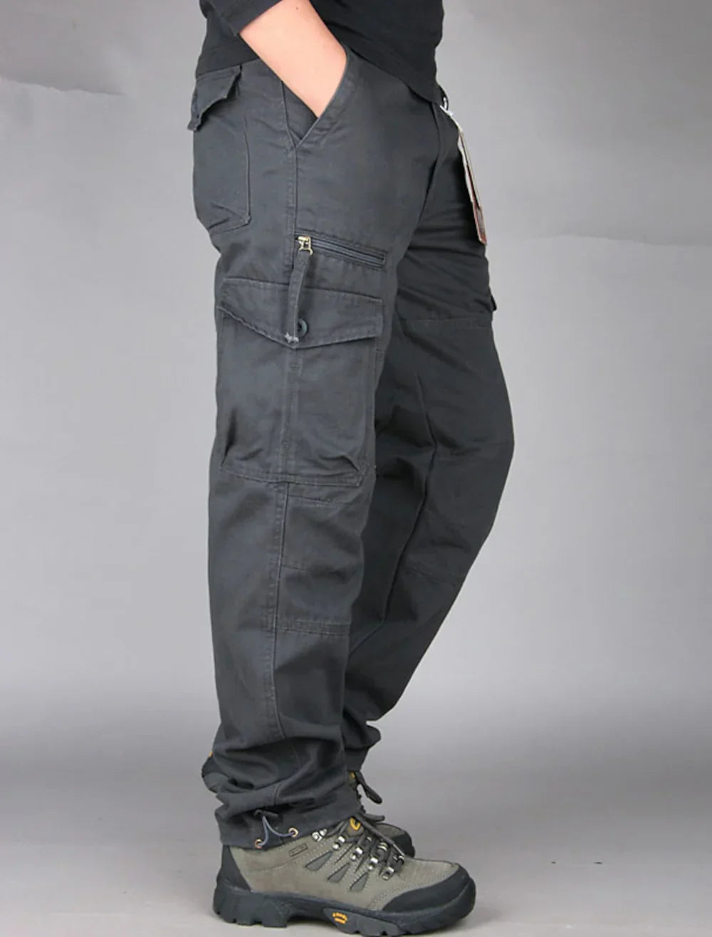 Herren Hose | gerade Cargoform mit sachlicher Linienführung