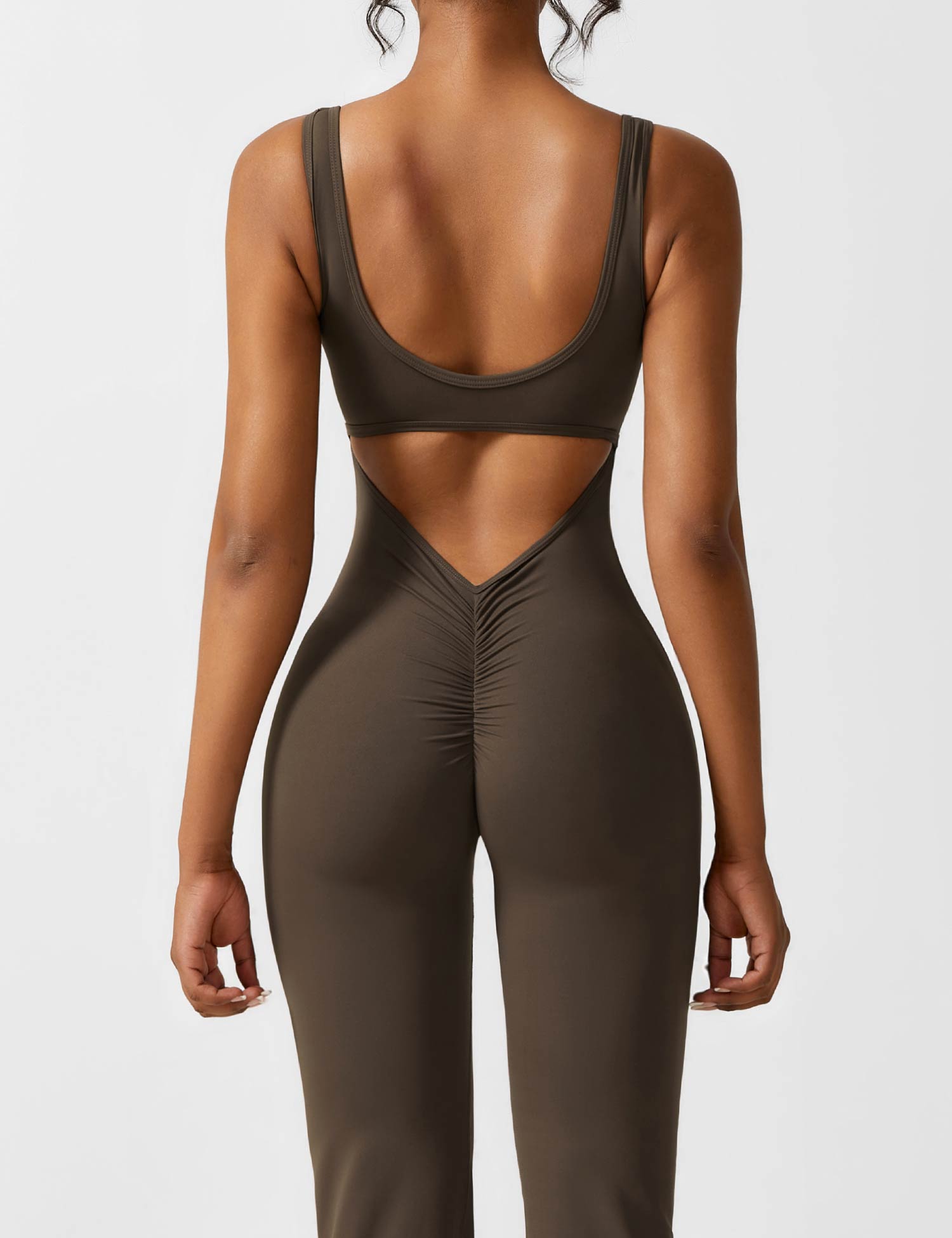 Jumpsuit Damen | Rückenausschnitt mit ausgestelltem Bein