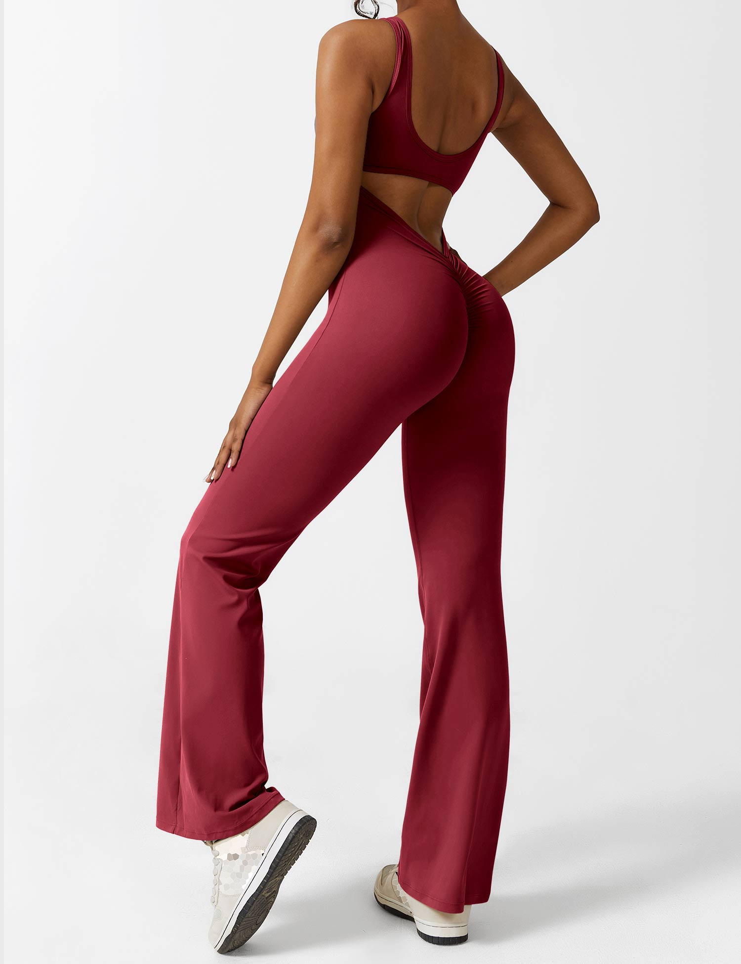 Jumpsuit Damen | Rückenausschnitt mit ausgestelltem Bein