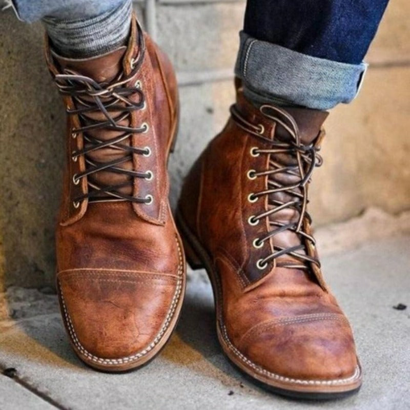 Herren Schuhe | Klassische Form mit sachlicher Konstruktion