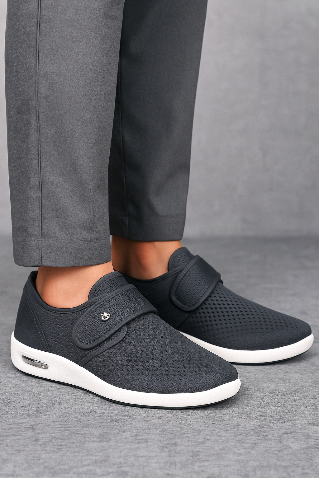 Damen Schuhe | Slip-on mit Klettverschluss und breiter Öffnung