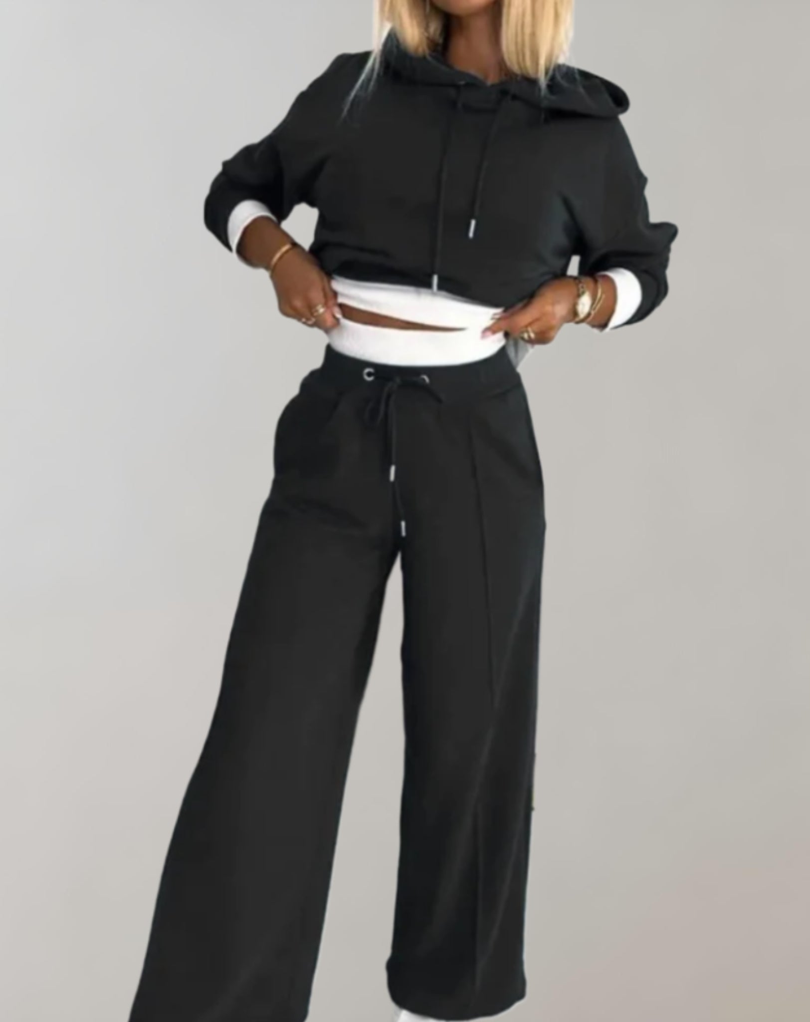 Damen Set | Cropped Hoodie mit weiter Hose und Bund