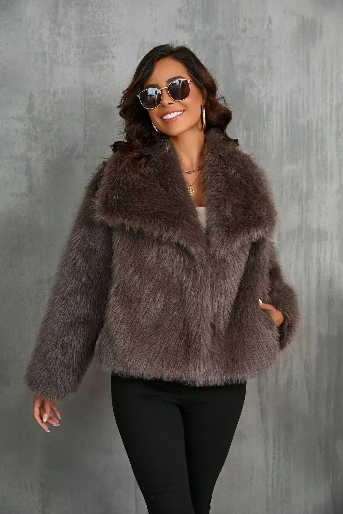Damen Jacke | Kurze Form mit breitem Kragen und offener Front