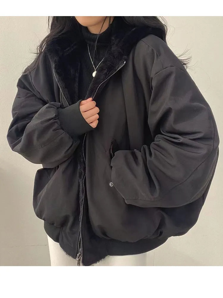 Damen Jacke | Langer Schnitt mit Kapuzenanbindung und Frontöffnung
