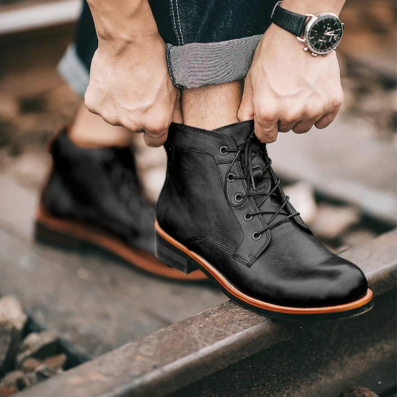 Herren Schuhe | Glatte Front mit Schnürsystem und Absatz