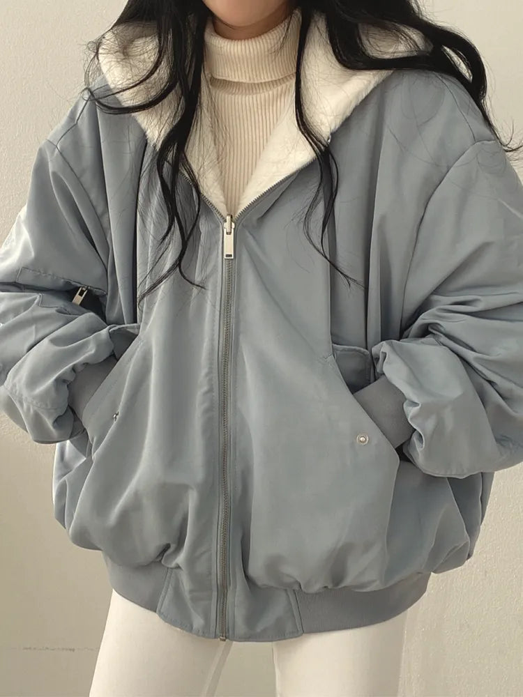 Damen Jacke | Langer Schnitt mit Kapuzenanbindung und Frontöffnung