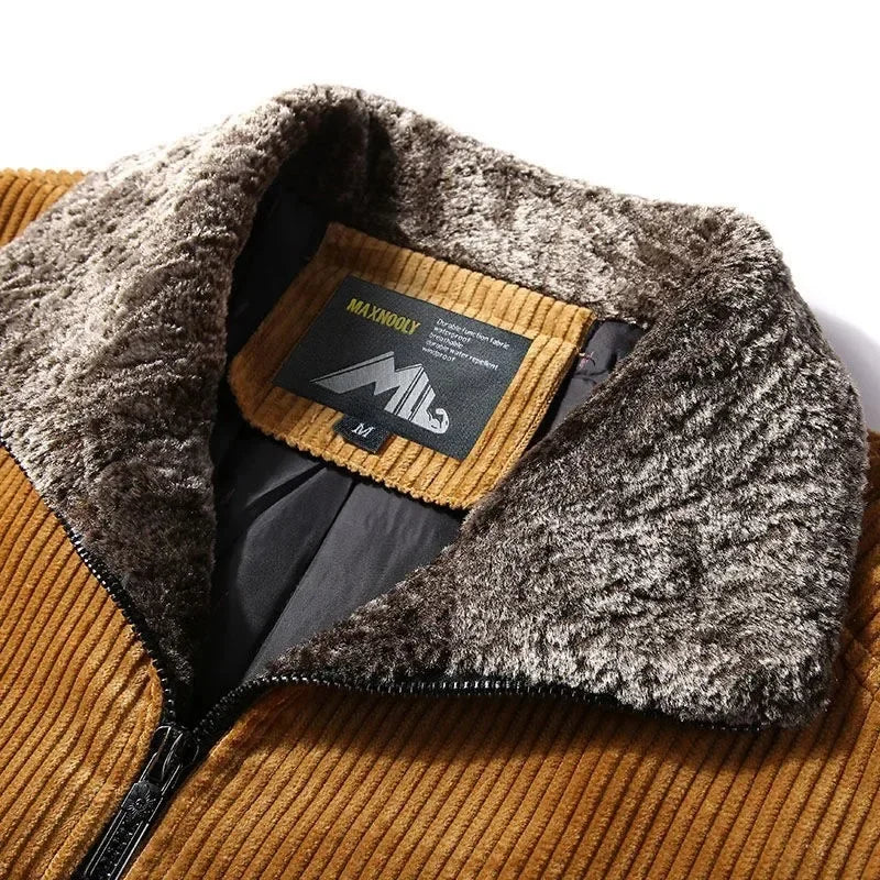 Jacke Herren | Hoher Kragen mit gerader Linienführung