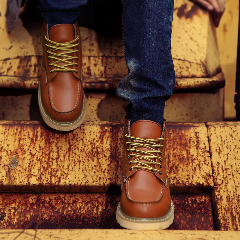 Herren Schuhe | Knöchelhoher Schnitt mit Schnürung vorne