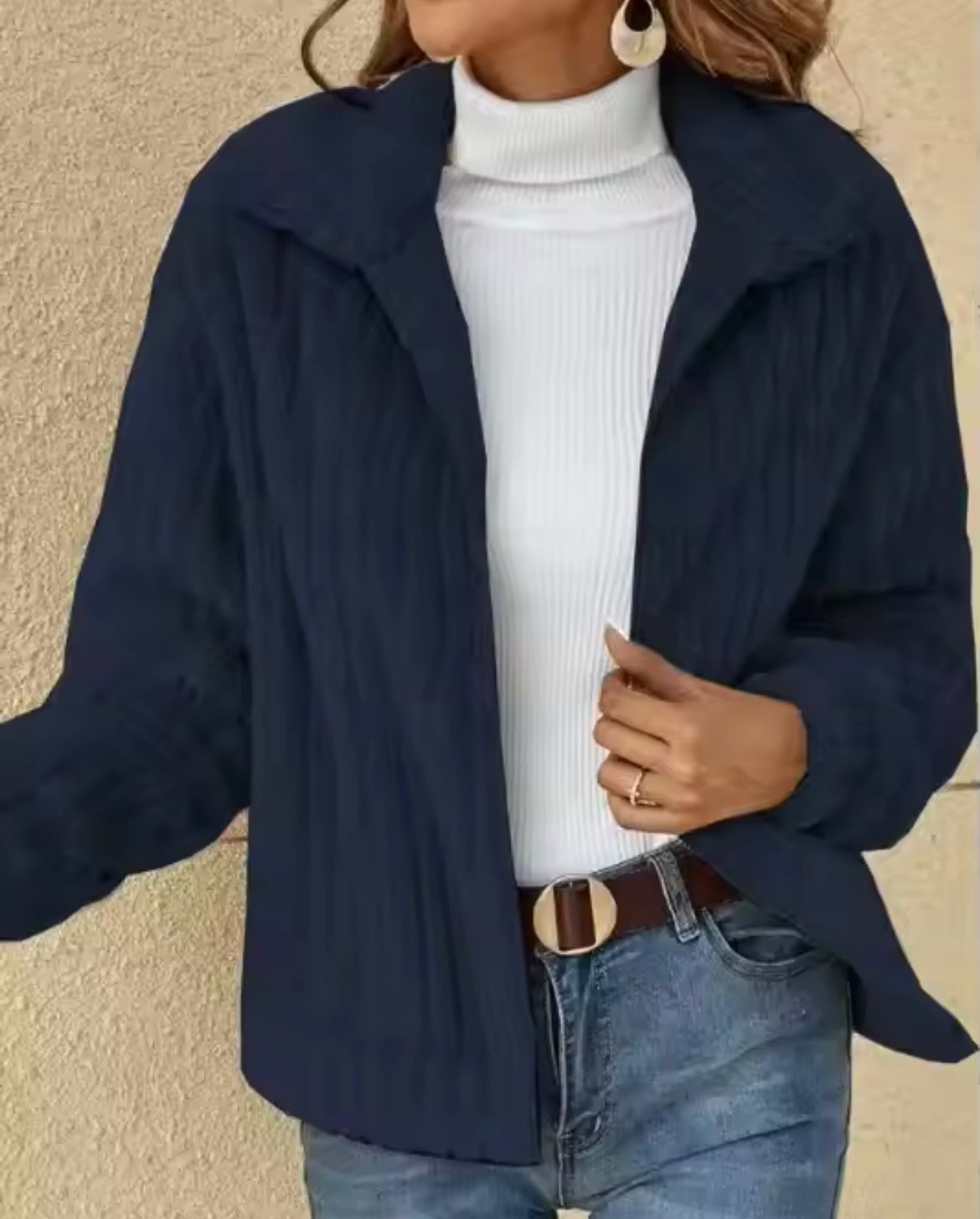 Damen Jacke | gerader Aufbau mit klarer Frontlinie