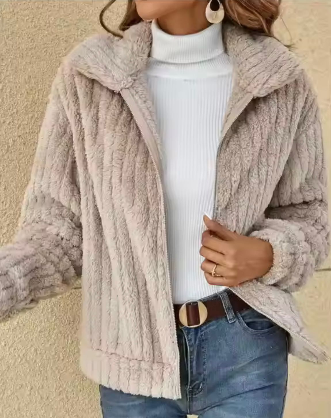 Damen Jacke | gerader Aufbau mit klarer Frontlinie