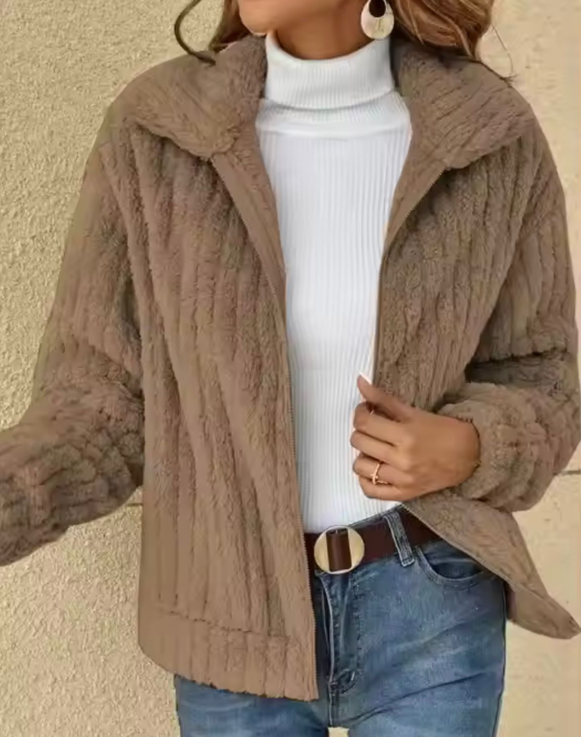Damen Jacke | gerader Aufbau mit klarer Frontlinie
