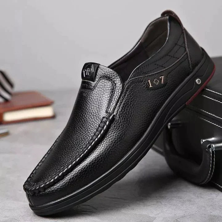 Halbschuhe Herren | Schlupfeinstieg mit Naht und flacher Sohle
