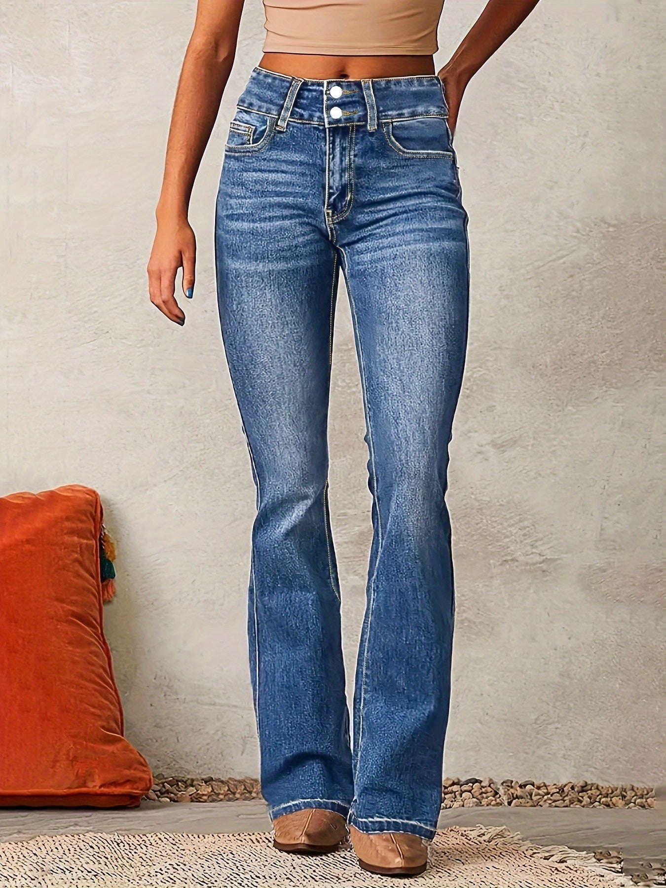 Damen Jeans | Hohe Taille mit ausgestelltem Beinverlauf