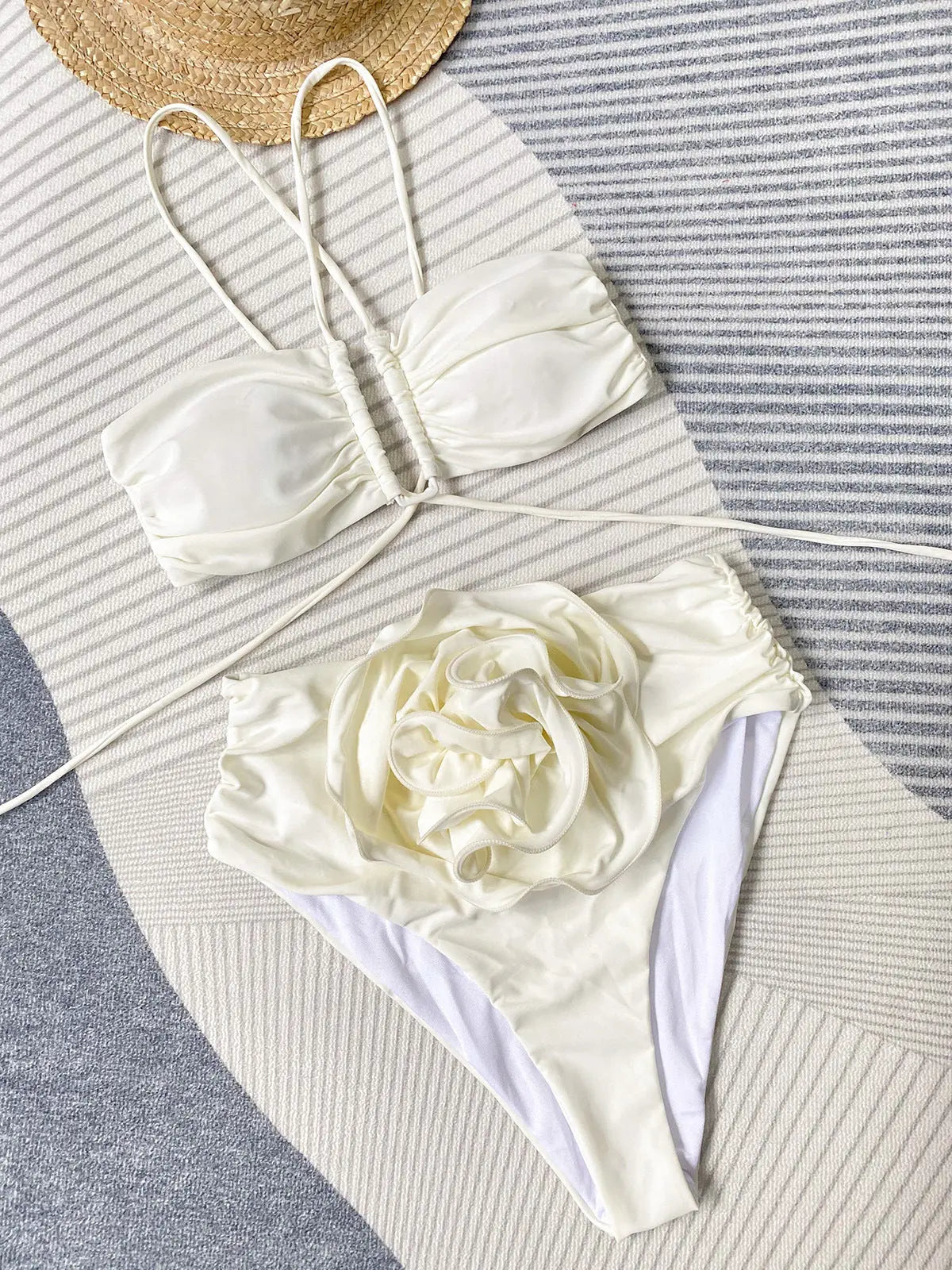 Damen Bikini Set | Halter Top mit Wickelband und Blütendetail