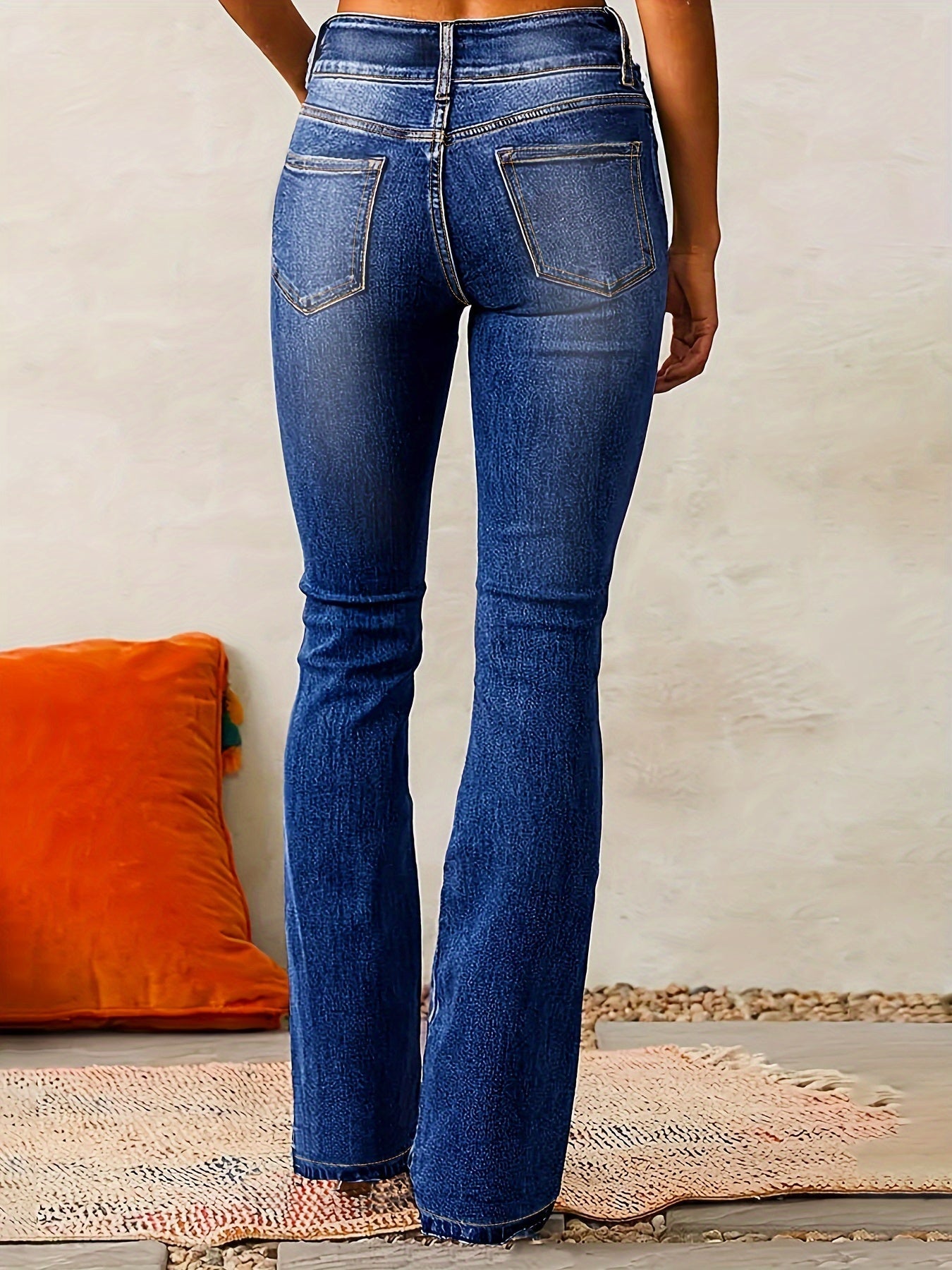 Damen Jeans | Hohe Taille mit ausgestelltem Beinverlauf
