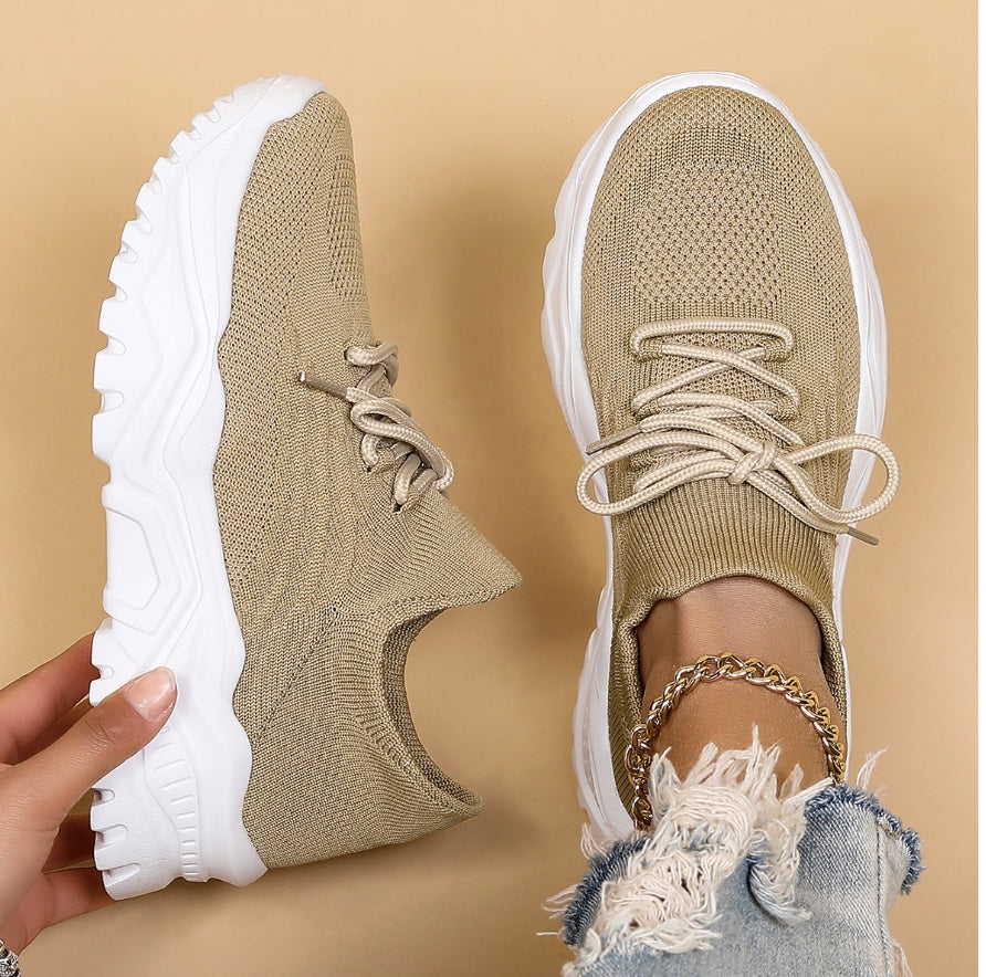 Sneaker Damen | Geschlossene Form mit Konturierter Sohle