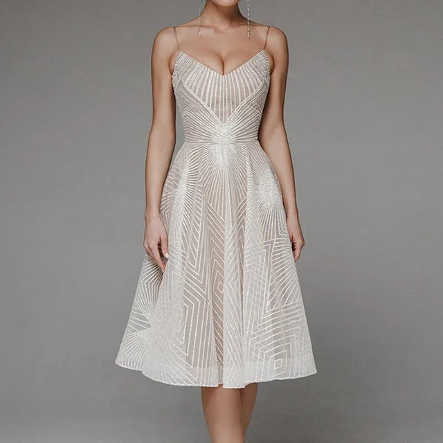 Kleid Damen | V-Ausschnitt mit Linienmuster