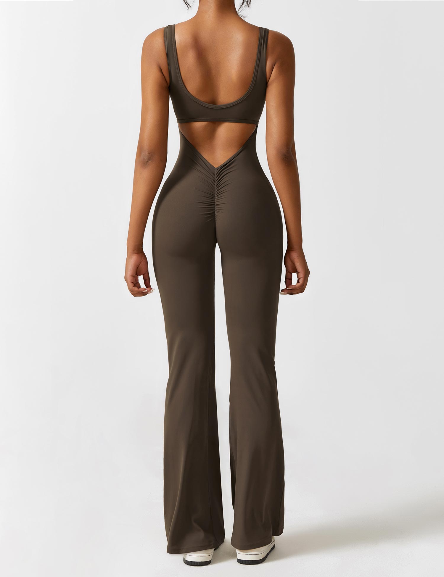 Jumpsuit Damen | Rückenausschnitt mit ausgestelltem Bein